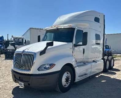 International LT Sleeper Semi Truck - 73" Raised Roof Sleeper, Cummins 450HP, 10 Speed Automatic