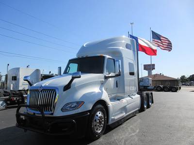 International LT Sleeper Semi Truck - 73" Raised Roof Sleeper, Cummins 450HP, 12 Speed Automatic