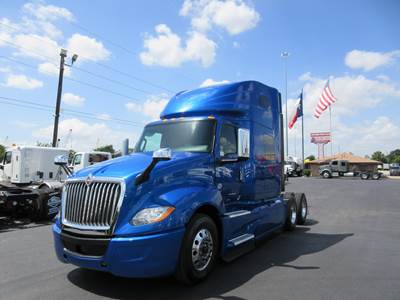 International LT Sleeper Semi Truck - 73" Raised Roof Sleeper, Cummins 450HP, 12 Speed Automatic