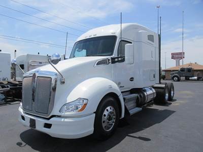 Kenworth T680 Sleeper Semi Truck - 72" Mid Roof Sleeper, Cummins 500HP, 10 Speed Ultrashift Automatic