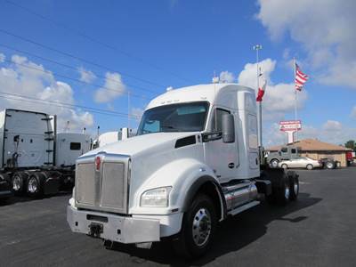 Kenworth T880 Sleeper Semi Truck - 48" Mid Roof Sleeper, Cummins 565HP, 6 Speed Allison Rds Automatic