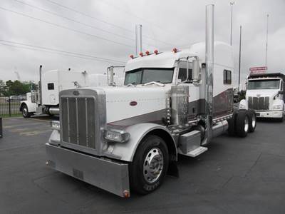 Peterbilt 379EXHD Sleeper Semi Truck - 72" Mid Roof Sleeper, Caterpillar 550HP, 18 Speed Manual