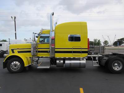 Peterbilt 389 Sleeper Semi Truck - 72" Mid Roof Sleeper, Cummins 565HP, 18 Speed Manual