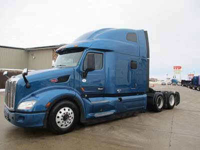 Peterbilt 579 Sleeper Semi Truck - Mid Roof Sleeper, Paccar 455HP, 12 Speed Endurant Automatic