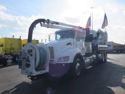 Kenworth T800 Tandem Axle Vacuum Truck - Cummins, 380HP, 10 Speed Manual
