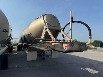 Polar 42 ALUMINUM FIXED CLOSED TANDEM PNEUMATIC SANDER Dry Bulk / Pneumatic Tank Trailer