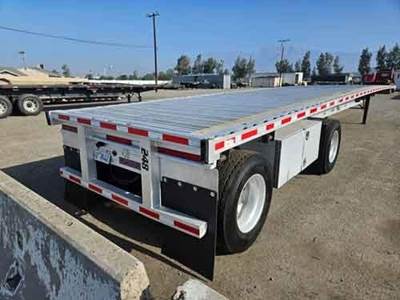 Fontaine 48x102 Aluminum Flatbed Trailer - Air Ride, Spread Axle
