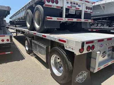 UTILITY 48x102 Combination Flatbed Trailer - Air Ride, Spread Axle