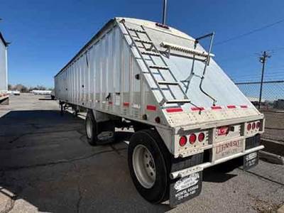 2005 Cornhusker 50 ALUMINUM SPREAD AXLE (SET TO REAR) HOPPER / GRA ...
