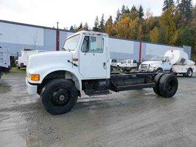 International 4900 Single Axle Cab & Chassis Truck - 240HP, Automatic