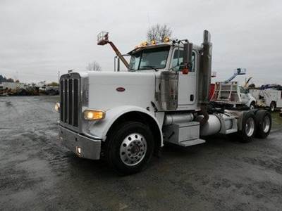 Peterbilt 388 Day Cab Truck - Cummins, 8Ll Manual