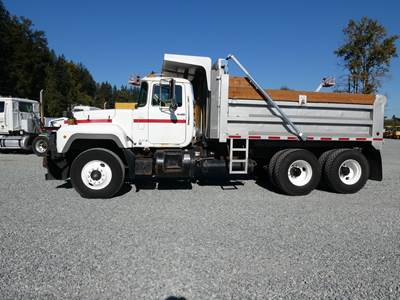 Mack RD688S Dump Truck - E7-350 359HP, Automatic
