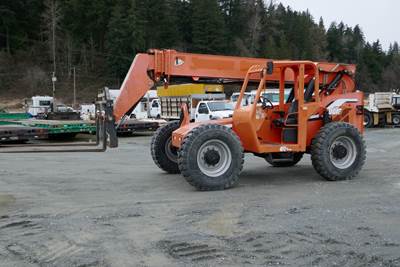 SkyTrak 6042 Telehandler - 6000lb Capacity, 42ft Reach