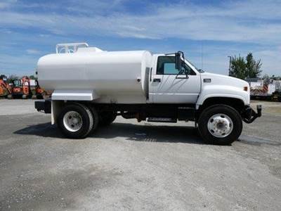 GMC TopKick C7500 2000 Gallon Water Truck - Caterpillar 185HP, 6 Speed Manual