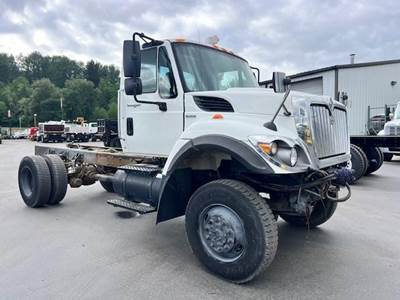 International WorkStar 7400 Single Axle Cab & Chassis Truck - MAXXFORCE GDT260, 260HP, 5 Speed Allison Rds Automatic