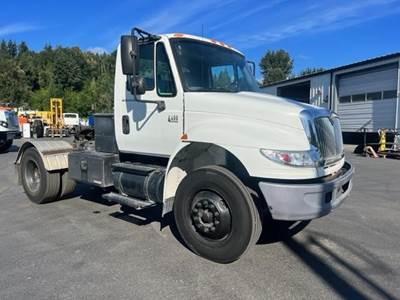 International DuraStar 4400 Single Axle Day Cab Truck - DT466 285HP, 6 Speed Allison Hs Automatic