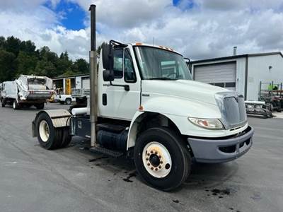 International DuraStar 4400 Single Axle Day Cab Truck - DT466 285HP, 6 Speed Allison Hs Automatic