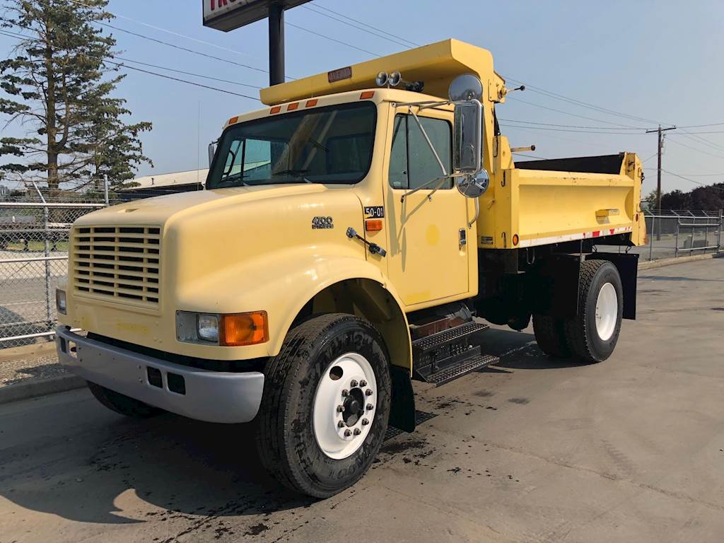2000 International 4700 Dump Truck