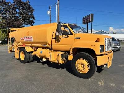 Chevrolet Kodiak C7500 2000 Gallon Gasoline / Fuel Truck - Caterpillar 185HP, 4 Speed Allison Rds Automatic