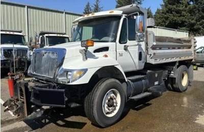 International WorkStar 7400 Plow / Spreader Truck - DT570, 310HP, 6 Speed Allison Rds Automatic