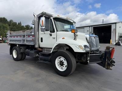 International WorkStar 7400 Plow / Spreader Truck - DT570, 310HP, 6 Speed Allison Rds Automatic