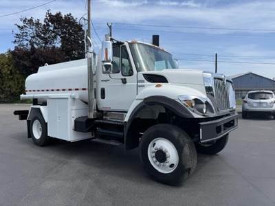 International WorkStar 7300 2000 Gallon Water Truck - MAXXFORCE GDT225 225HP, 5 Speed Allison Rds Automatic