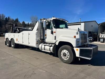 International Paystar 5500 Tandem Axle Wrecker Tow Truck - Cummins, 425HP, 5 Speed Allison Rds Automatic