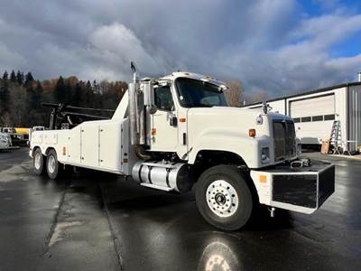 International Paystar 5500 Tandem Axle Wrecker Tow Truck - Cummins, 425HP, 5 Speed Allison Rds Automatic