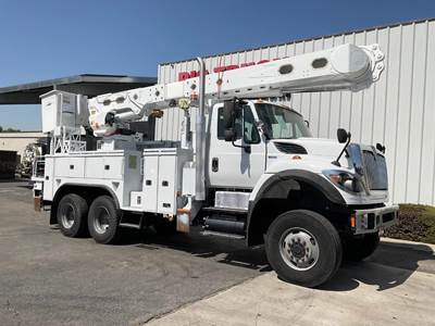 International WorkStar 7500 55 ft Boom / Bucket Truck - 2013 ALTEC AM55MH Aerial Lift, Automatic, Tandem Axle