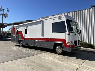 Freightliner MB55 Bus - Cummins, 240HP, Automatic