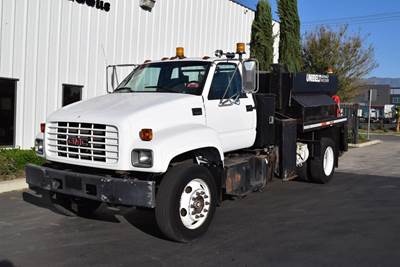 Chevrolet Kodiak C6500 Cab & Chassis Truck - Caterpillar, 210HP, Automatic