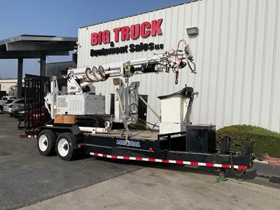 Altec DB37 Digger Derrick Truck
