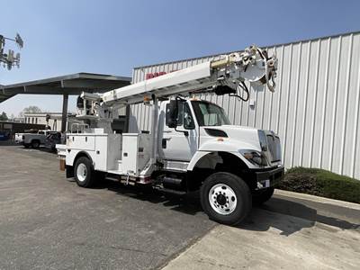 International WorkStar 7300 Single Axle Tracked Digger Derrick - Automatic, 2014 ALTEC DM47BTR Digger Derrick