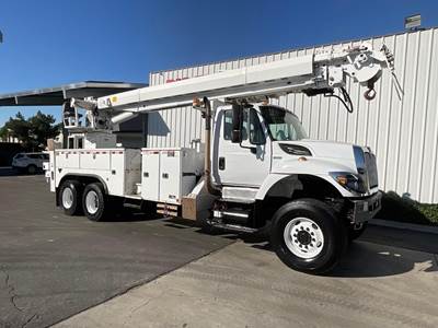 International WorkStar 7400 Tandem Axle Digger Derrick Truck - Automatic, 2014 Altec D4065BTR Digger Derrick