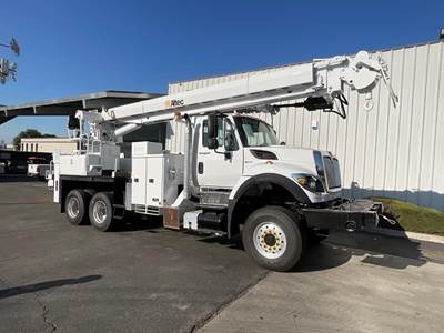 International WorkStar 7400 Tandem Axle Digger Derrick Truck - Automatic, 2012 ALTEC D4065ATR Digger Derrick