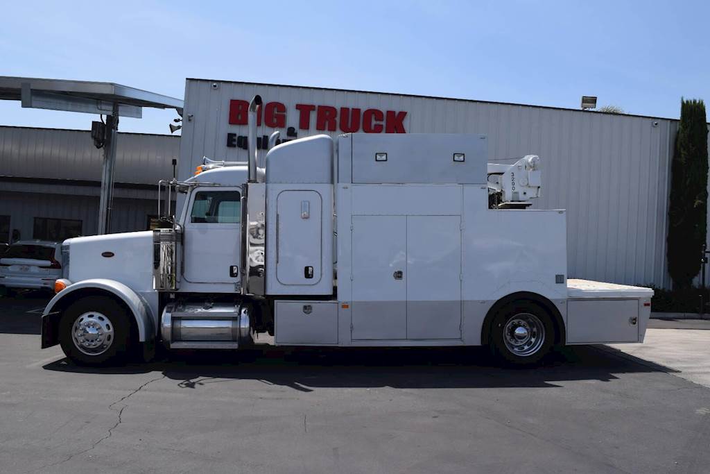 2005 Peterbilt 378 Tandem Axle Mechanic / Service Truck, Caterpillar