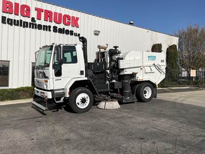 2004 Freightliner FC80 Sweeper Truck - Cummins, 200HP, Automatic For ...