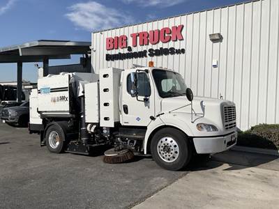 Freightliner M2 106 Sweeper Truck - Cummins, 300HP, Automatic