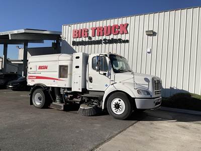 Freightliner M2 112 Sweeper Truck - Cummins, 260HP, Automatic