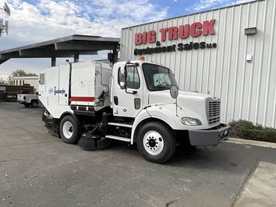 Freightliner M2 112 Sweeper Truck - Cummins, 260HP, Automatic