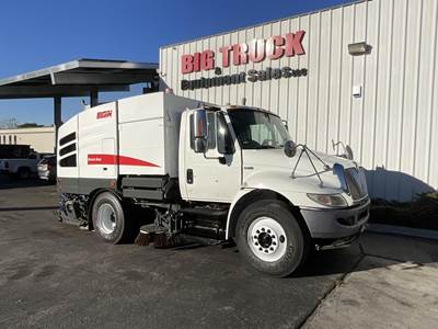 Elgin BROOM BEAR Sweeper
