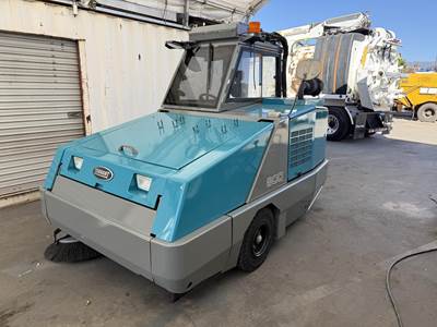 Tennant 800 Sweeper