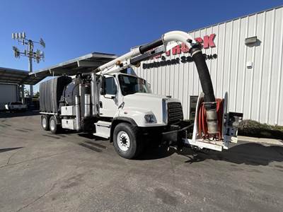Freightliner 114SD Tandem Axle Vacuum Truck - Cummins, 370HP, Automatic