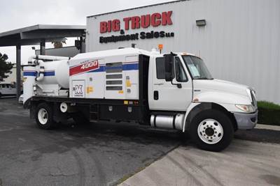 International DuraStar 4300 Single Axle Vacuum Truck - MAXXFORCE 7, 260HP, Automatic