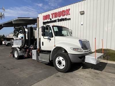 International DuraStar 4300 Single Axle Vacuum Truck - Cummins, 325HP, Automatic