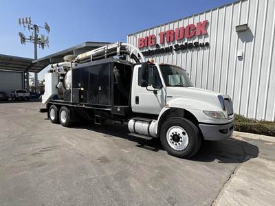 International DuraStar 4400 Tandem Axle Vacuum Truck - MAXXFORCE DT, 270HP, Automatic