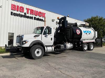 International WorkStar 7600 Tandem Axle Vacuum Truck - MAXXFORCE 11, 390HP, 10 Speed Manual