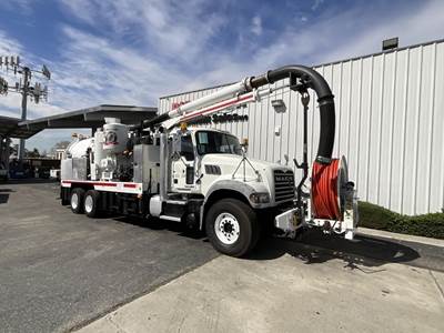 Mack Granite GU713 Tandem Axle Vacuum Truck - MP7, 405HP, Automatic