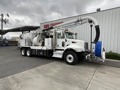 Peterbilt 348 Tandem Axle Vacuum Truck - Paccar, 350HP, Automatic