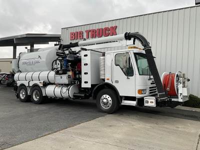 Vactor 2100 Tandem Axle Vacuum Truck - Cummins, 320HP, Automatic